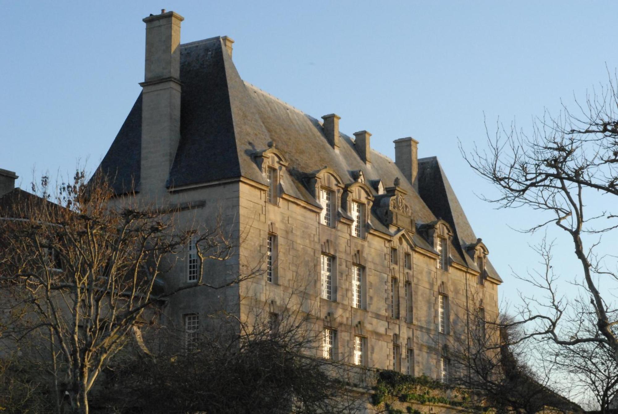 Chateau De Courseulles Buitenkant foto